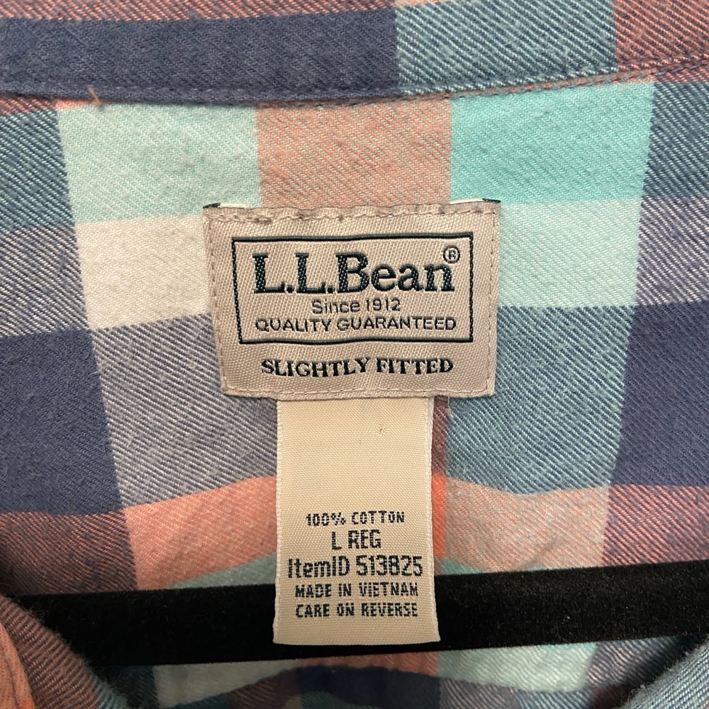 L.L. Bean Women’s Flannel - Picture 2 of 5